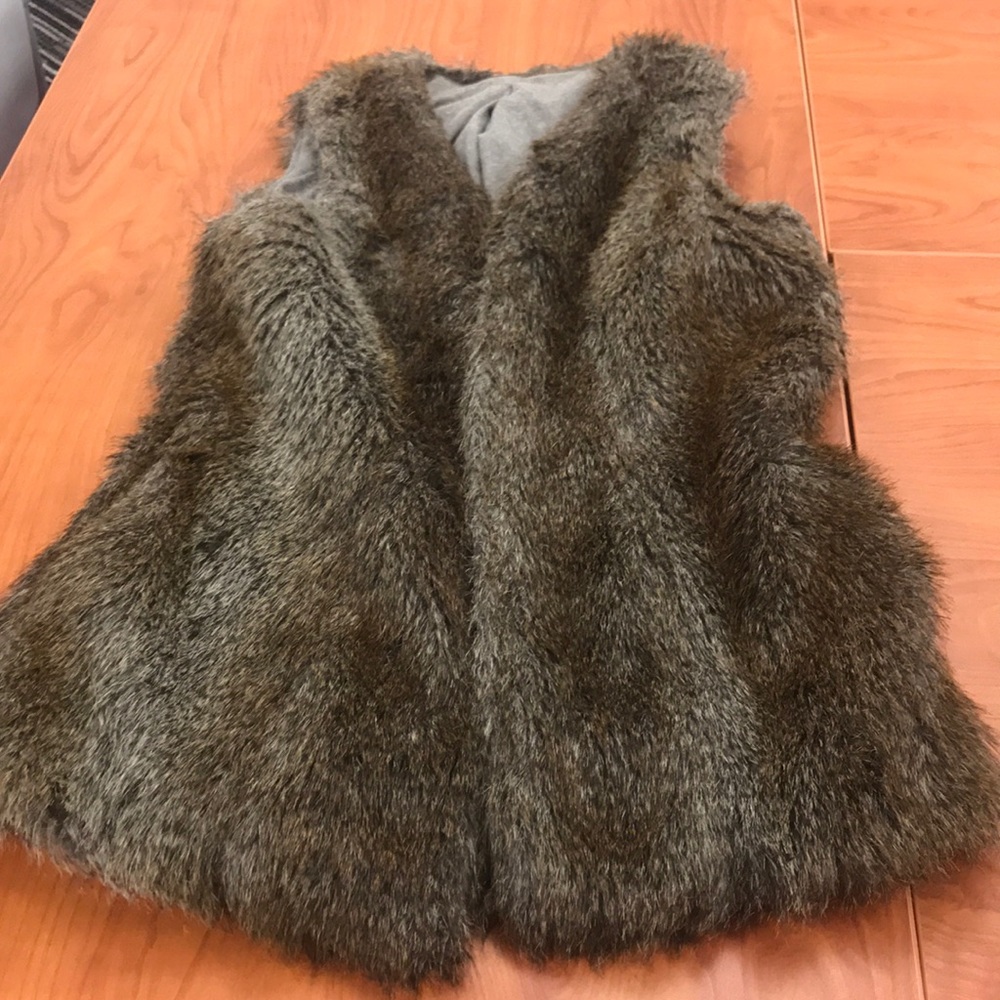 Faux fur vest - Picture 7 of 7